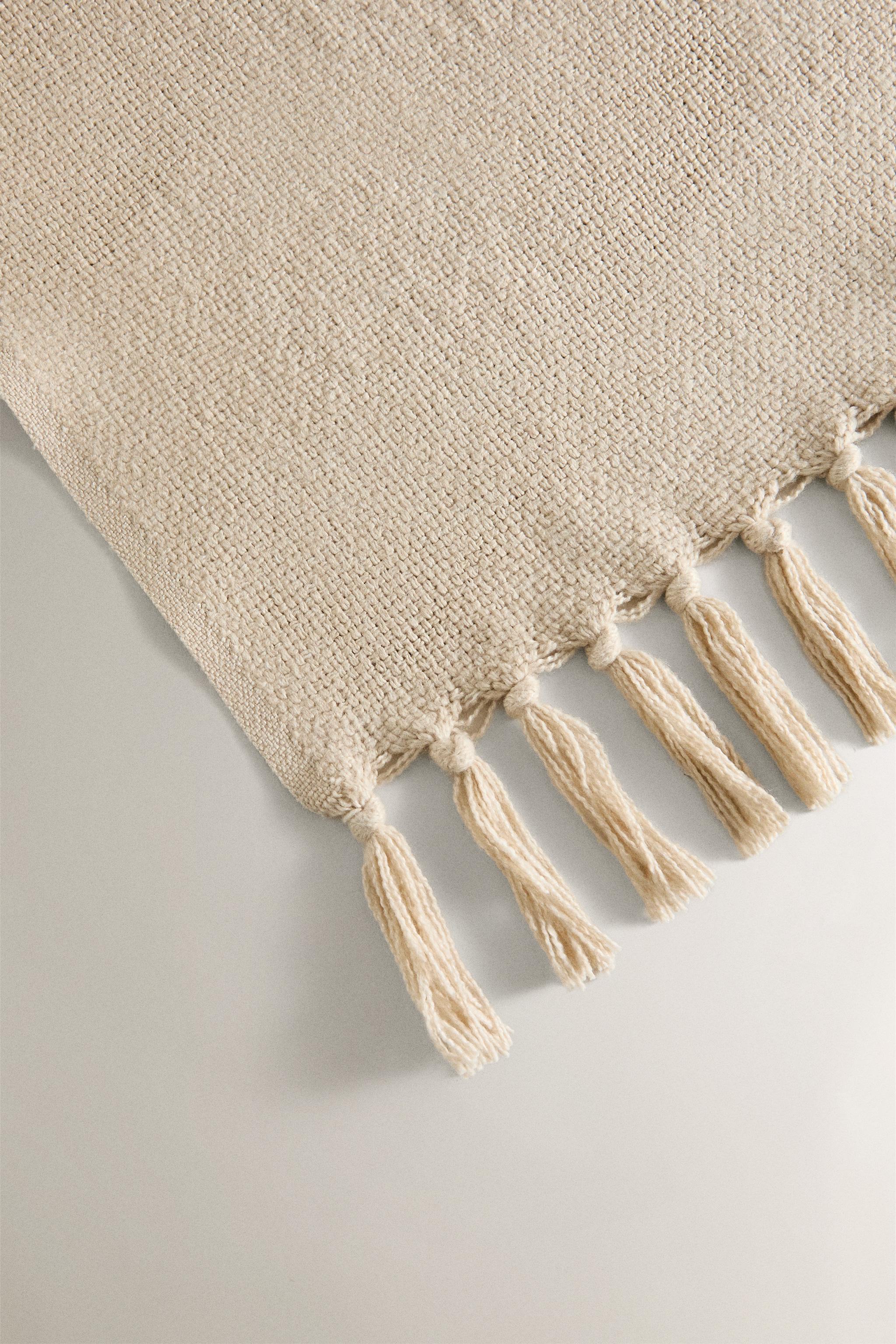 FRINGED BLANKET